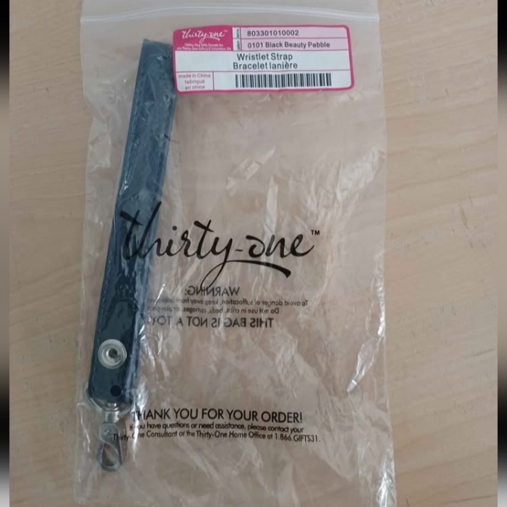 Thirty-One Black Beauty Pebble Wristlet Strap